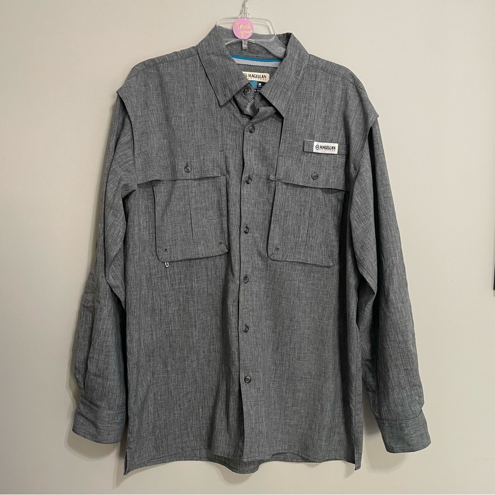 Magellan Gray Button-Up Shirt Size Medium‎ 
Fish Gear Collection